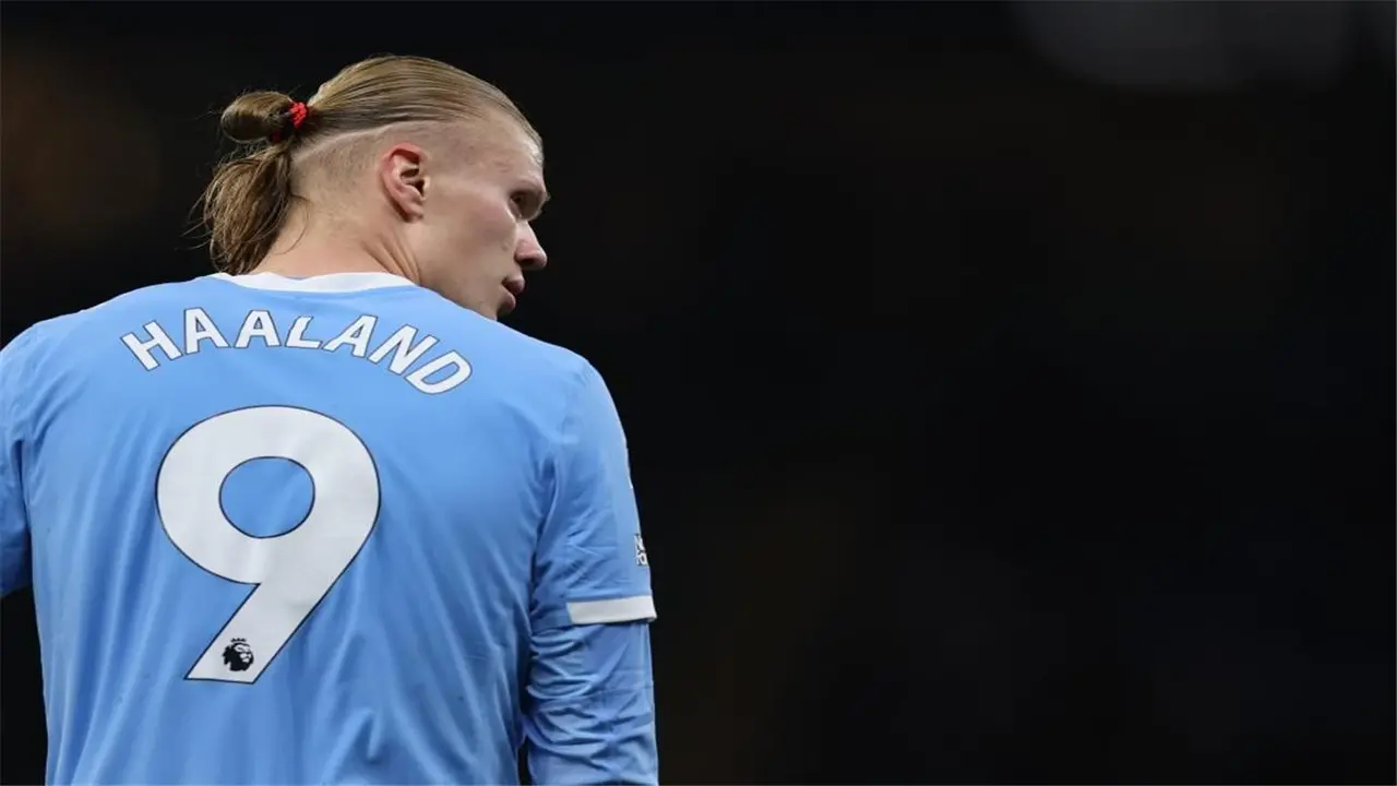 تحركات سرية من فيكتور فونت لضم إيرلينج هالاند إلى صفوف نادي برشلونة